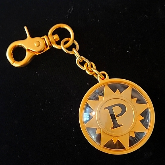 🔑KEY chain BAG charm "P" initial - Picture 6 of 7